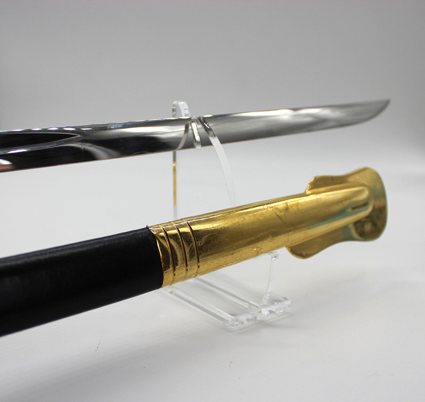 Sammlerbedarf Barleben – 1 Paar Ständer für Säbel, Blankwaffen aus Acryl Art.Nr 680