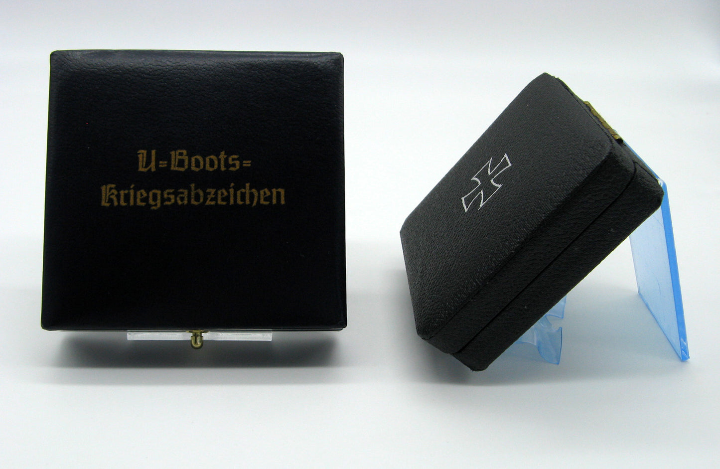 Etuiständer, Ordenständer für Stücke im geschlossenem Etui wie Eisernes Kreuz, Verwundetenabzeichen, Kriegsverdienstkreuz und viele Etuis mehr Art.Nr. 550