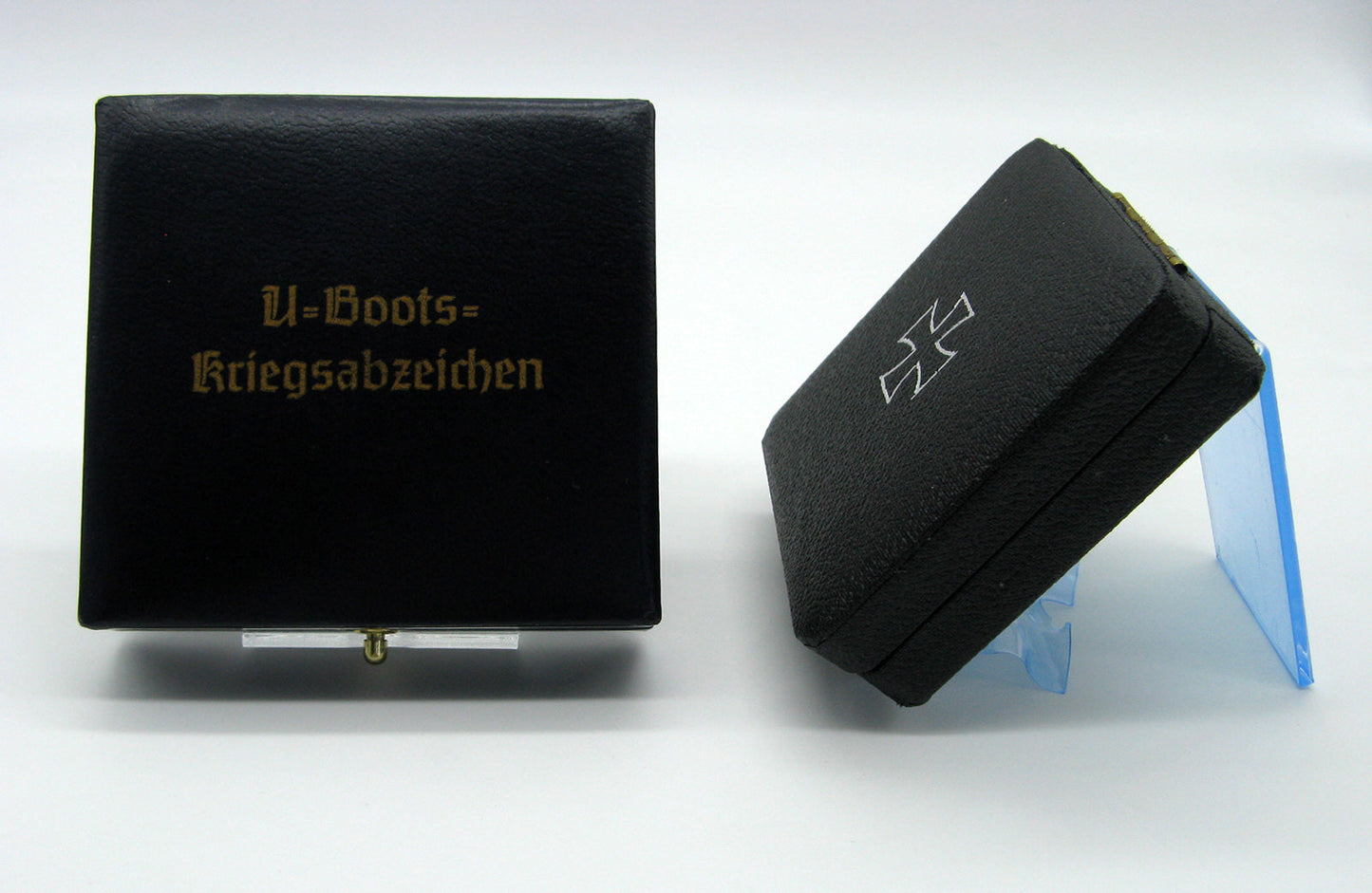 Werksverkauf – 10 Stück Etuiständer, Ordenständer für Stücke im geschlossenen Etui wie Eisernes Kreuz, Verwundetenabzeichen, Kriegsverdienstkreuz und viele Etuis mehr Art.Nr. 551