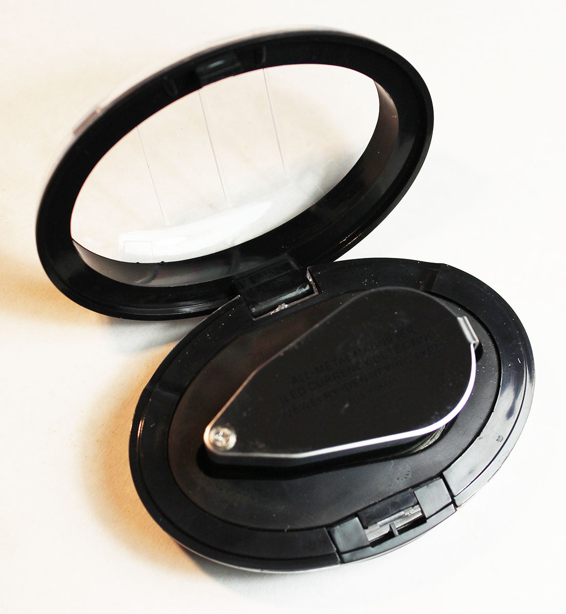 Sammlerbedarf Barleben – Metalllupe ca 10fach mit LED und UV im Etui Art.Nr. 264