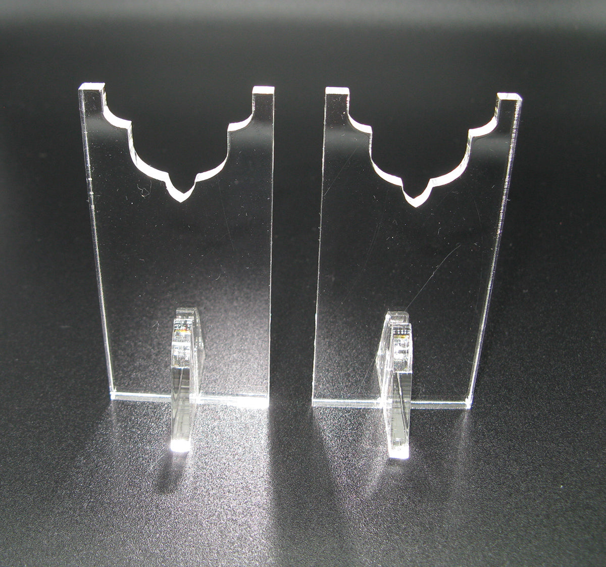 Sammlerbedarf Barleben – 1 Paar Dolchständer Blankwaffenständer 8cm hoch Art.Nr 700