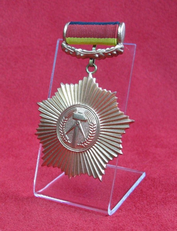 Werksverkauf – 10 Stück Ständer für Orden- und Ehrenzeichen an Band mit Tragenadel klein Art.Nr. 531