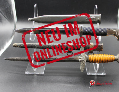 Sammlerbedarf Barleben – 1 Paar 2er Dolchständer Blankwaffenständer Art.Nr 675