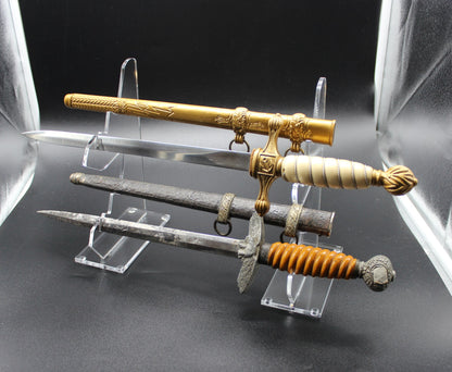 Sammlerbedarf Barleben – 1 Paar 2er Dolchständer Blankwaffenständer Art.Nr 675