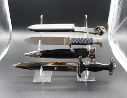 Sammlerbedarf Barleben – 1 Paar 2er Dolchständer Blankwaffenständer Art.Nr 675