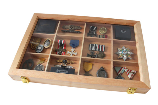 Ordenvitrine aus Echtholz Buche – abschließbar, entnehmbarer Facheinsatz